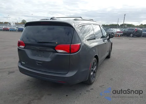 2018 Chrysler Pacifica Touring Plus из США, поврежденный, VIN 2C4RC1FG3JR356751